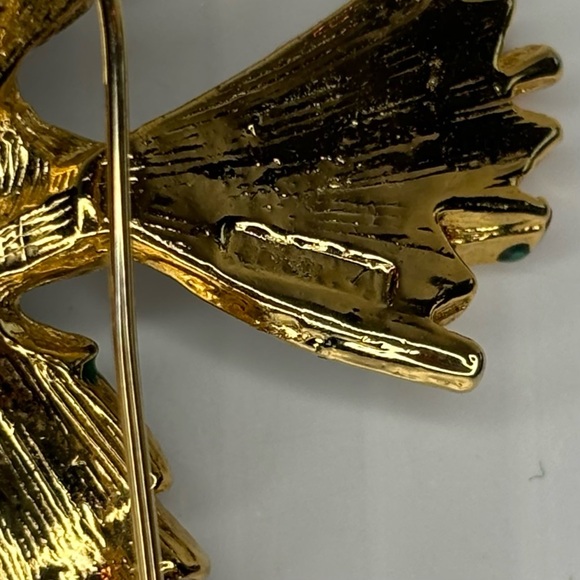 Vintage Bird on Branch Brooch Enamel Green Red Gold Tone Rhinestone Signed - Picture 5 of 10